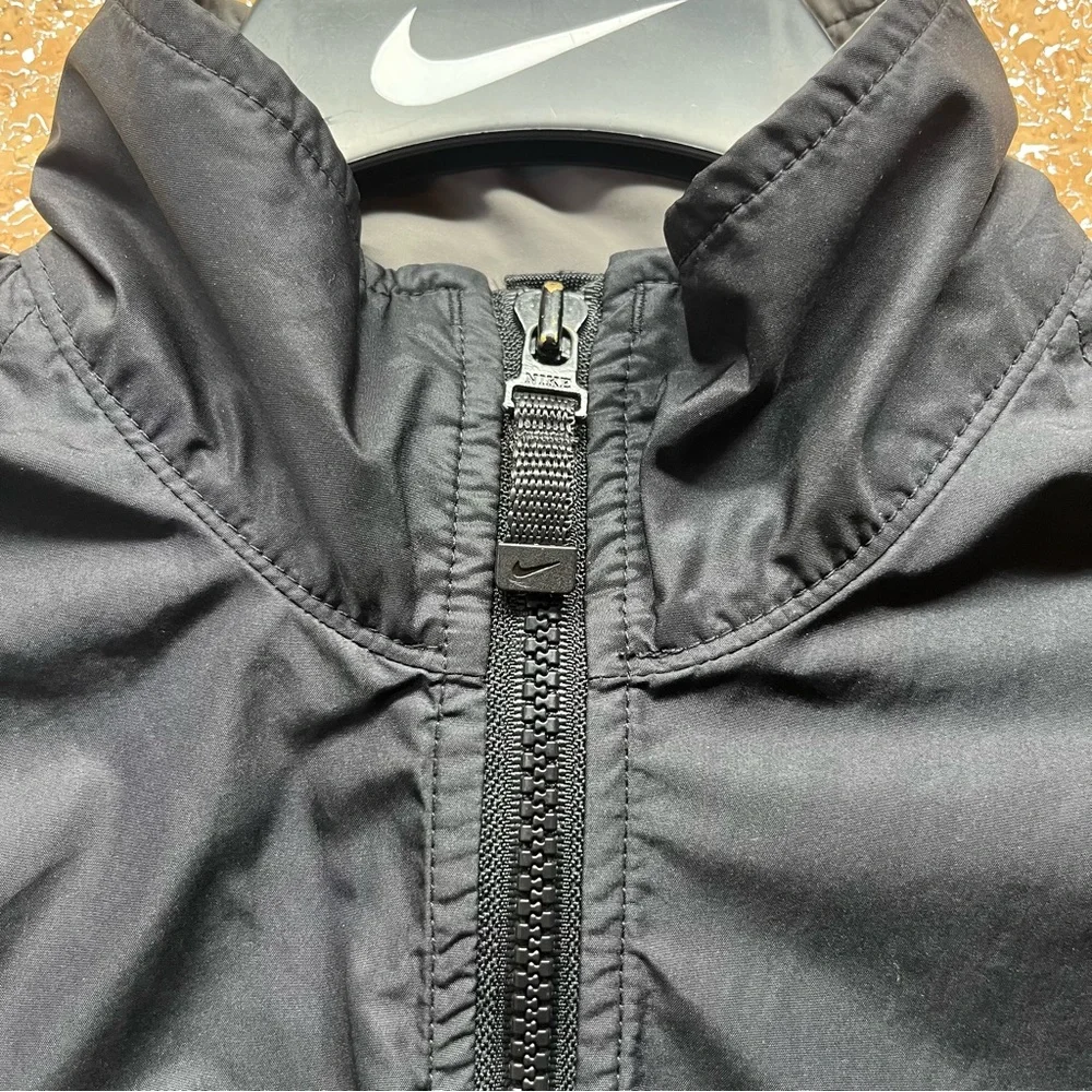 Vintage Nike ACG Black Packable Windbreaker Womens Size S - Picture 6 of 12